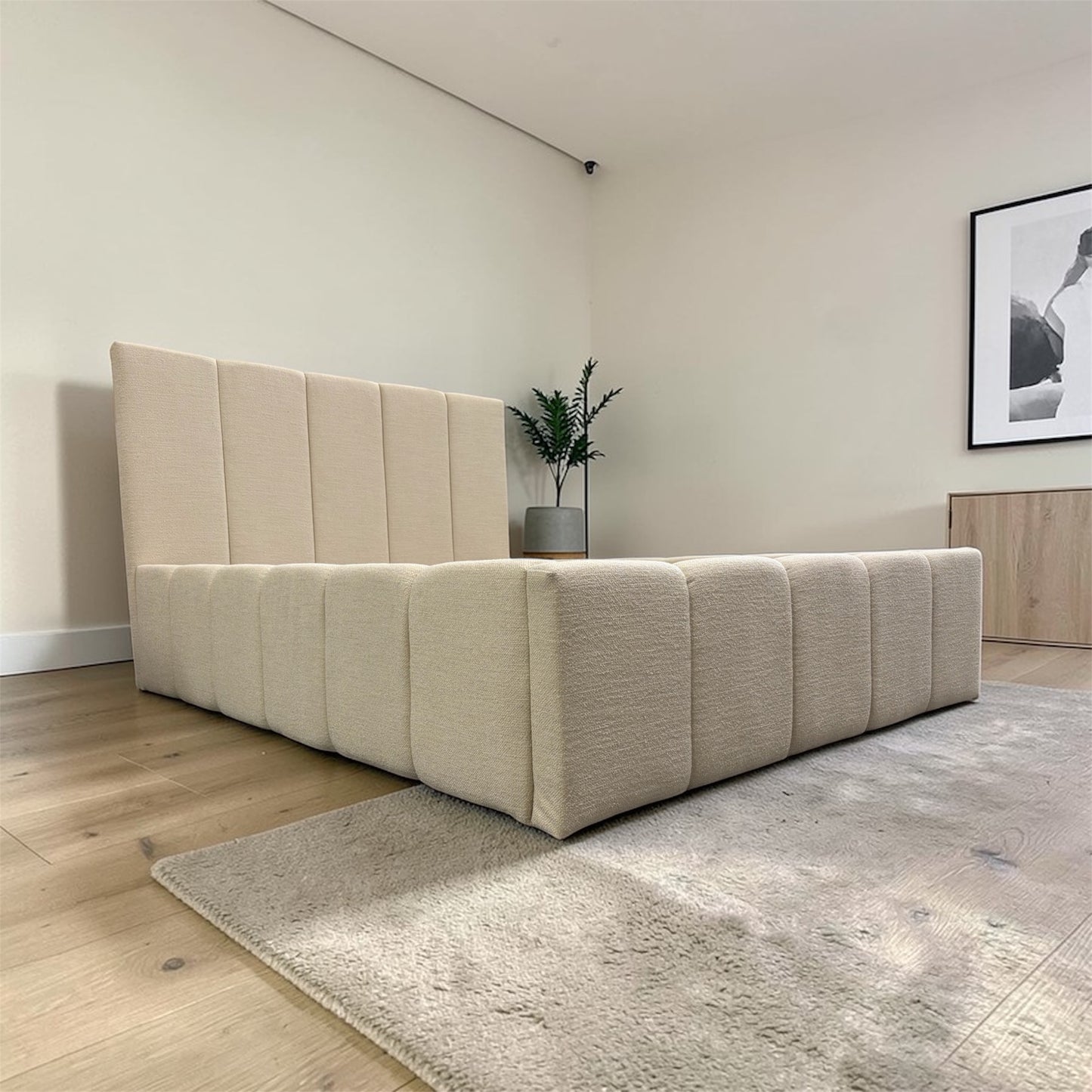 Łóżko tapicerowane NEVADA z pojemnikiem miękki zagłówek